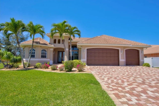 lawn in Cape Coral cut by gulf south lawn and landscape